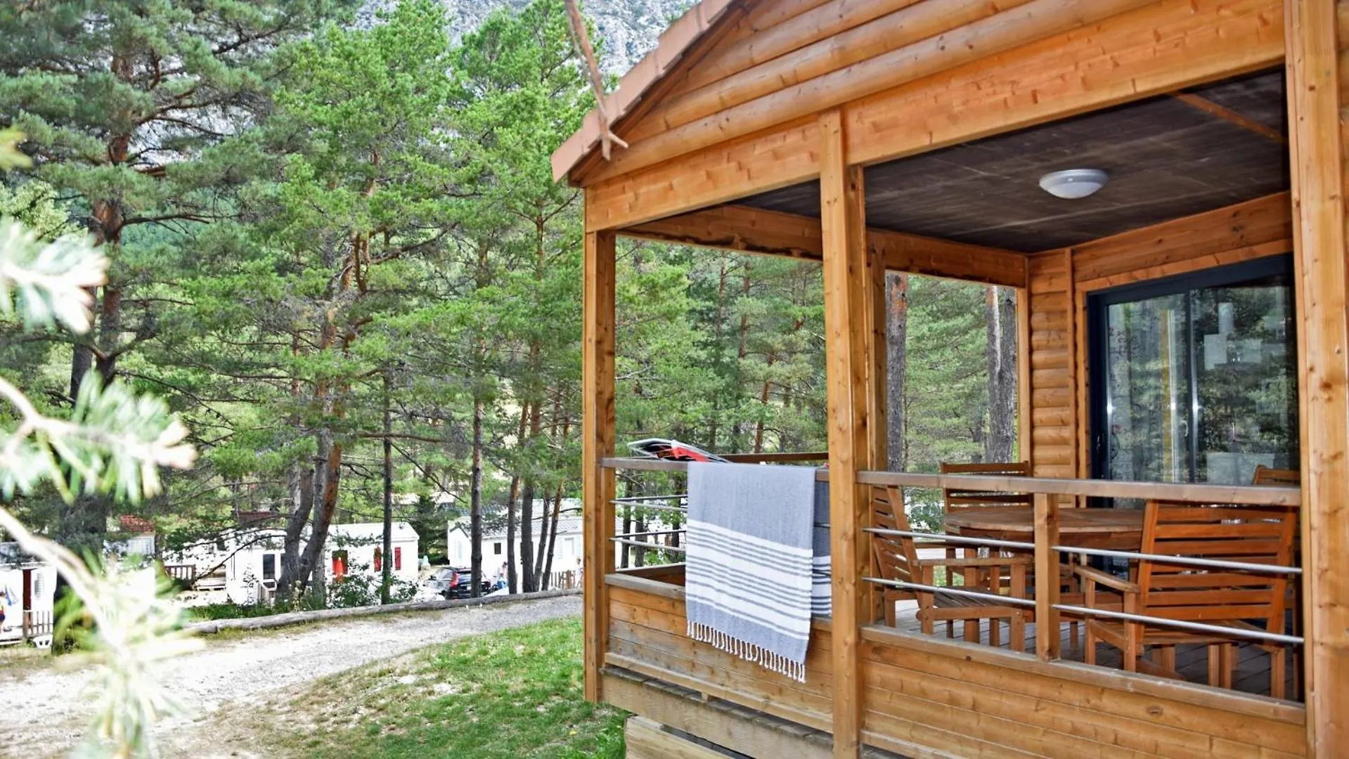 Camping La Pinatelle Saint-Auban  Saint-Auban (Alpes-Maritimes)
