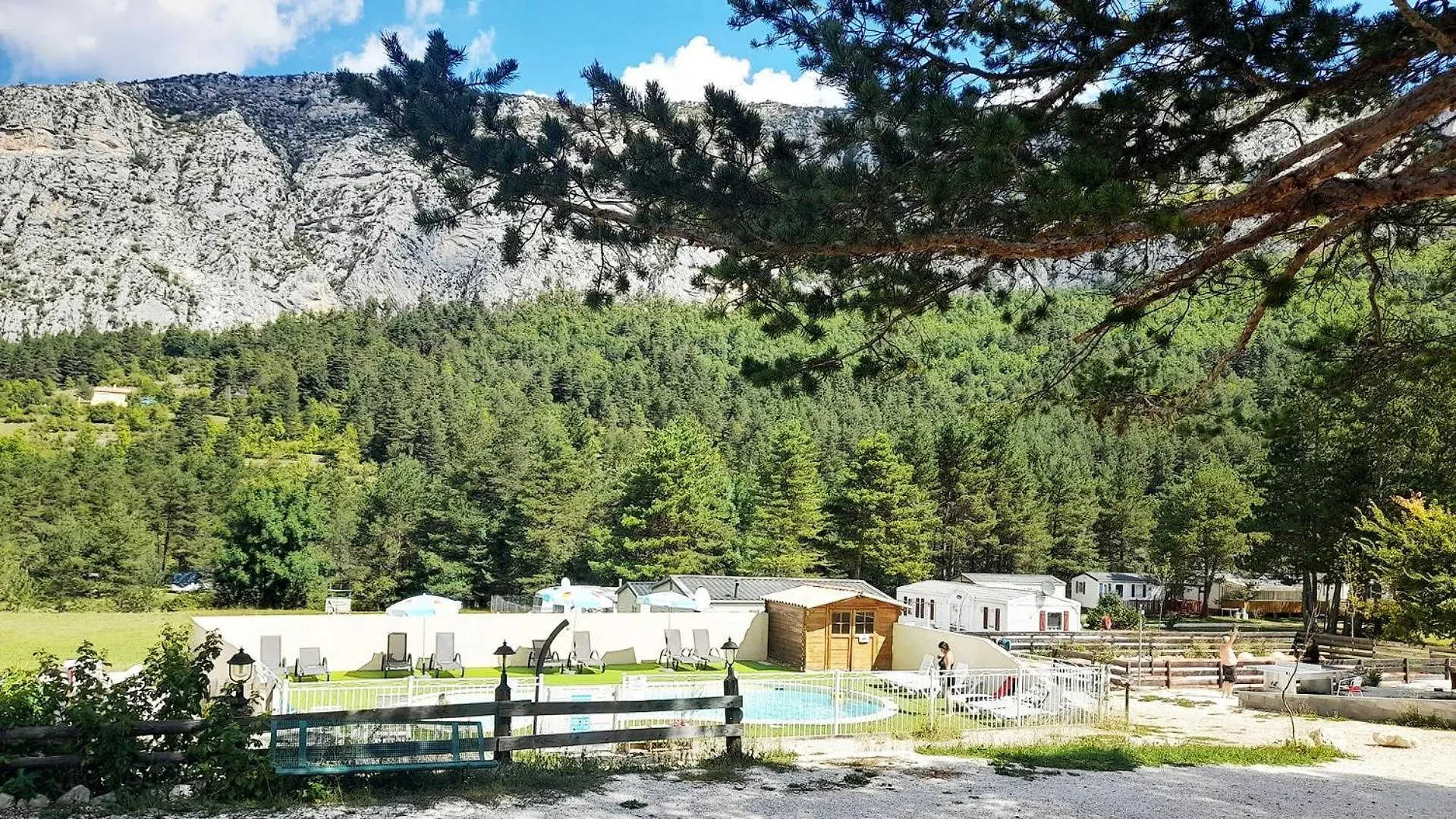 Camping La Pinatelle Saint-Auban  Campsite