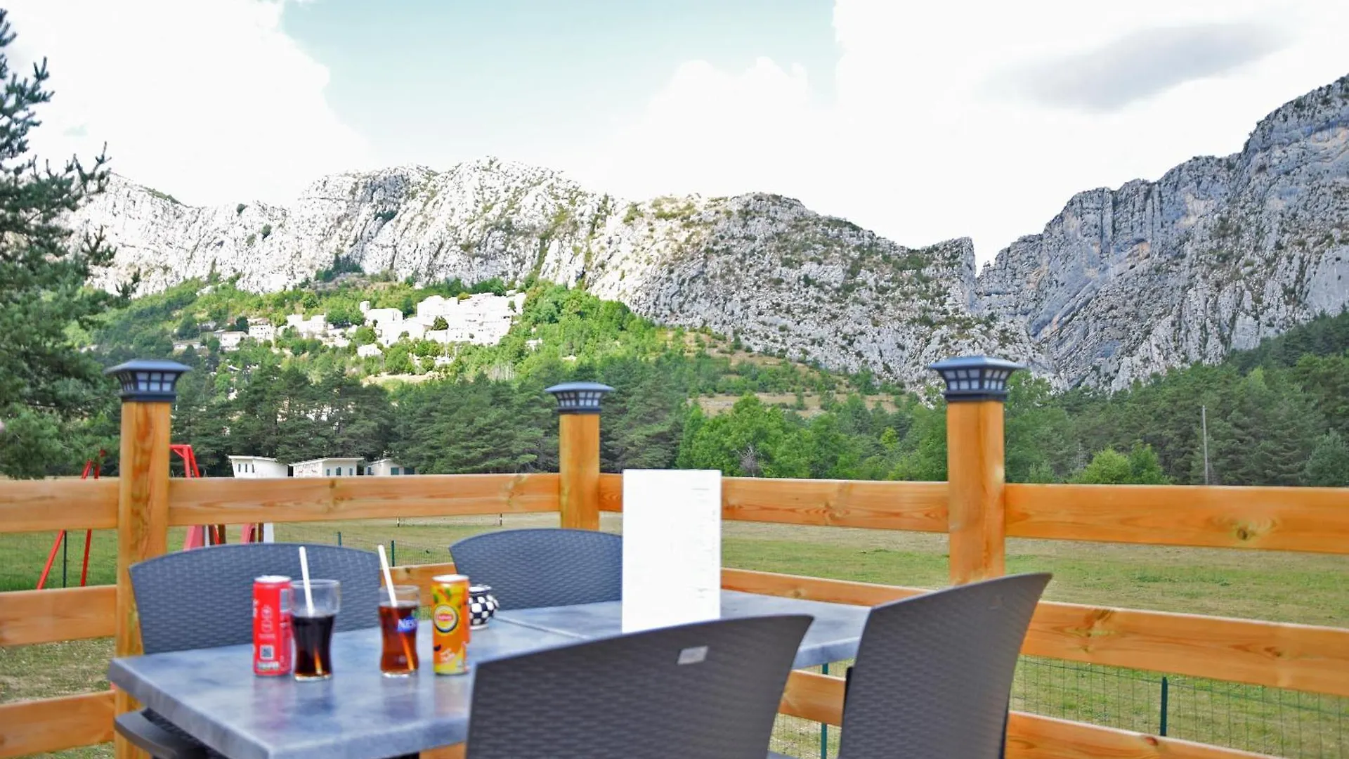 Camping La Pinatelle Saint-Auban  Campsite