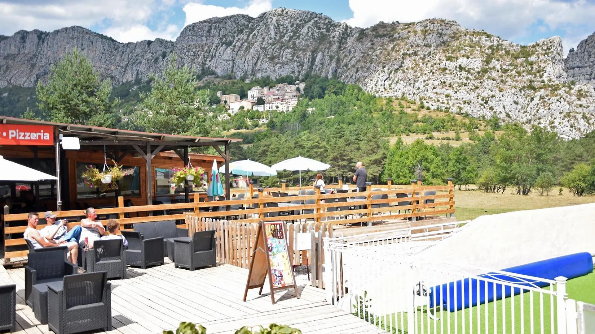 Camping La Pinatelle Saint-Auban  Campsite Saint-Auban (Alpes-Maritimes)